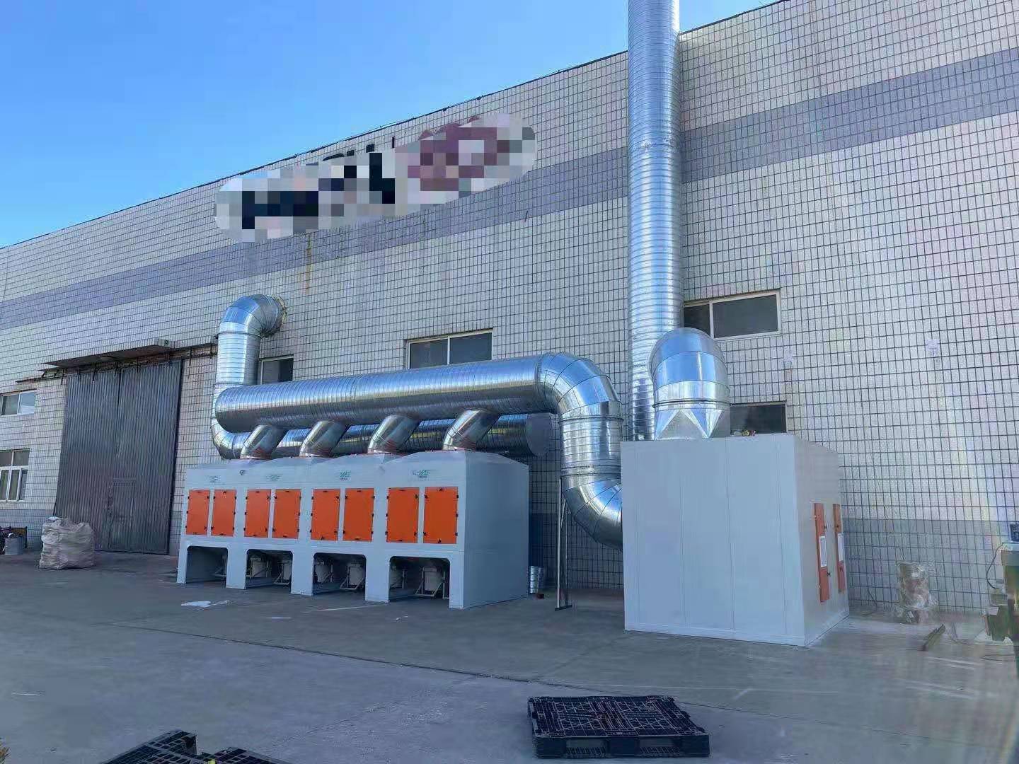 青岛客户定制多滤筒除尘器设备安装完毕